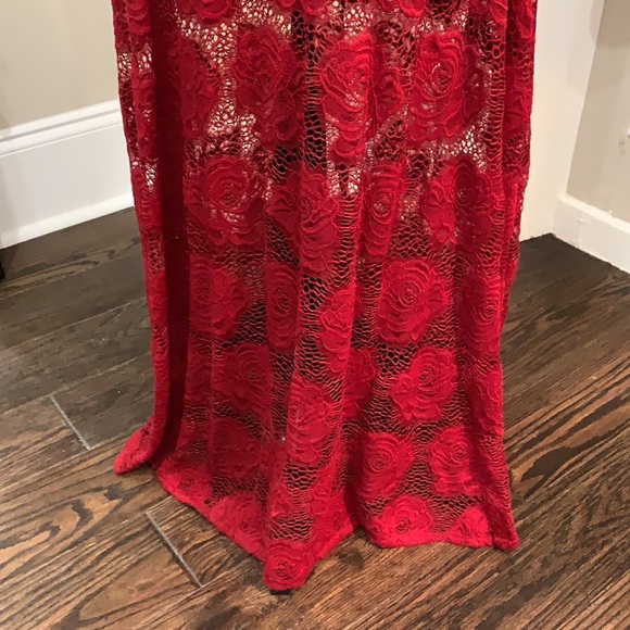 MARCIANO RED LACE GOWN - Picture 4 of 11